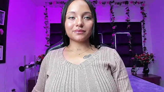 sweelanna   online show from October 3, 2025, 1:46 am