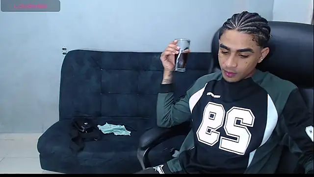 dominic brandd23 online show from December 1, 2025, 4:28 am