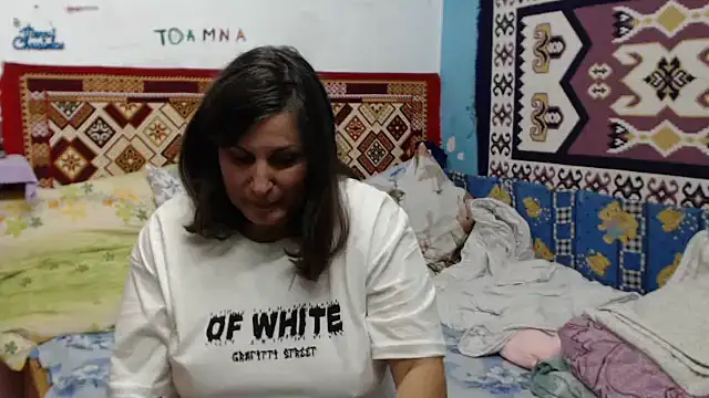 Snapshot of AdelineBlueEyes chatting on October 2, 2025, 10:22 am AdelineBlueEyes online show from October 2, 2025, 10:22 am