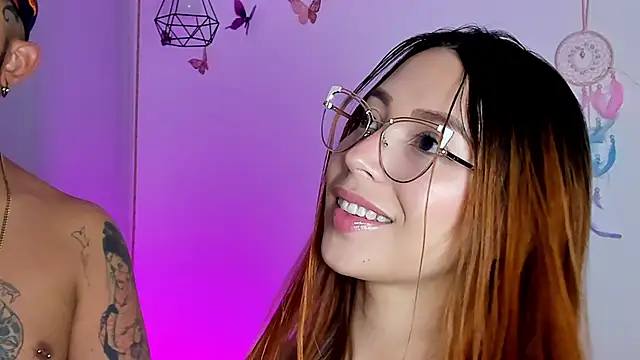 Chloe Johnson  online show from November 9, 2025, 5:17 am