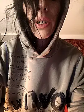 freyamoret online show from December 18, 2024, 8:47 pm