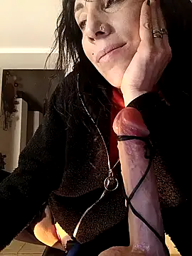 freyamoret online show from December 20, 2024, 9:54 am