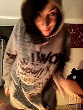 freyamoret online show from December 21, 2024, 4:52 am