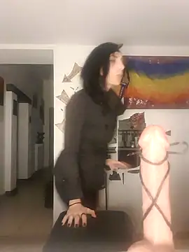 freyamoret online show from November 5, 2025, 4:12 am