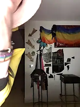 freyamoret online show from December 3, 2025, 4:49 pm