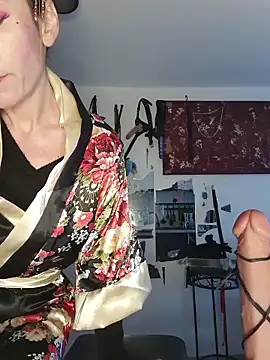 freyamoret online show from May 18, 2026, 4:07 am
