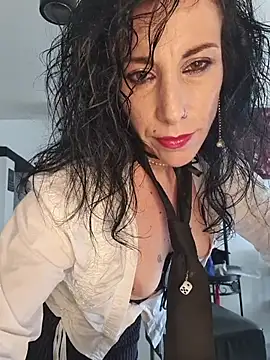 Snapshot of freyamoret chatting on June 3, 2026, 11:02 am freyamoret online show from June 3, 2026, 11:02 am