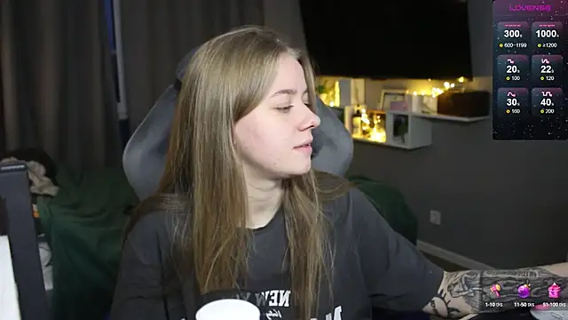 Snapshot of candy_maggie chatting on December 17, 2024, 1:38 pm candy maggie online show from December 17, 2024, 1:38 pm
