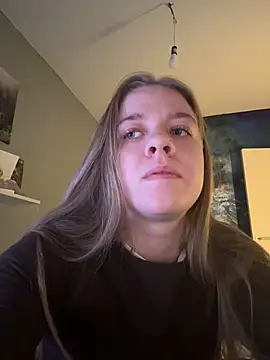 candy maggie online show from November 23, 2025, 5:02 pm