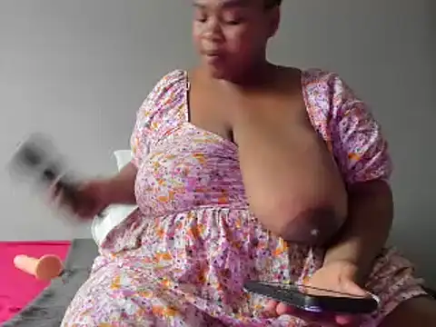 Snapshot of ThickLeeyanaX chatting on December 18, 2024, 3:44 pm ThickLeeyanaX online show from December 18, 2024, 3:44 pm