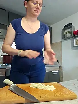 KristenVega online show from October 30, 2025, 8:49 am