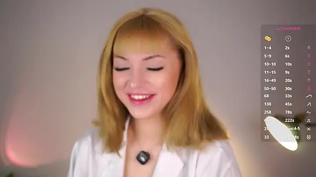 Snapshot of KateDolphin chatting on February 5, 2026, 7:07 pm KateDolphin online show from February 5, 2026, 7:07 pm