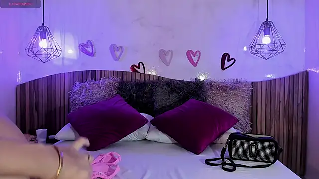 Ninakravis online show from February 19, 2025, 7:59 pm