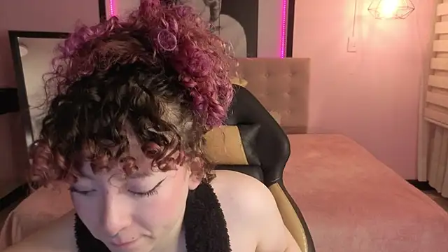  Androm3da  online show from July 30, 2026, 7:24 pm