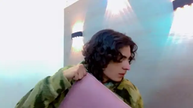 Sr BonnyEthan online show from November 10, 2025, 2:05 pm