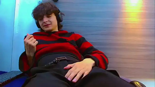 Sr BonnyEthan online show from March 16, 2026, 1:04 pm