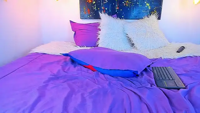 cloe bridgee online show from January 4, 2025, 3:07 am