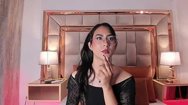 Snapshot of DaraBeckett chatting on December 20, 2024, 12:05 pm DaraBeckett online show from December 20, 2024, 12:05 pm