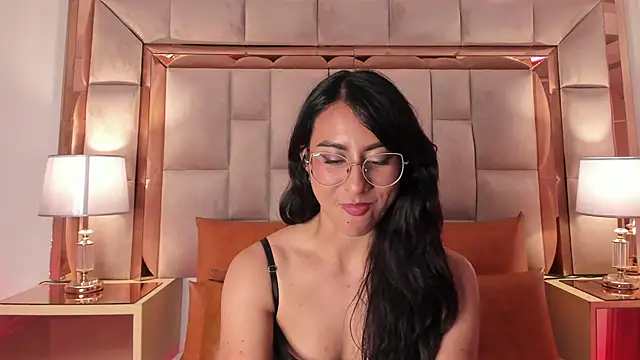 Snapshot of DaraBeckett chatting on December 26, 2024, 6:22 pm DaraBeckett online show from December 26, 2024, 6:22 pm