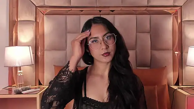 Snapshot of DaraBeckett chatting on January 24, 2025, 12:10 pm DaraBeckett online show from January 24, 2025, 12:10 pm