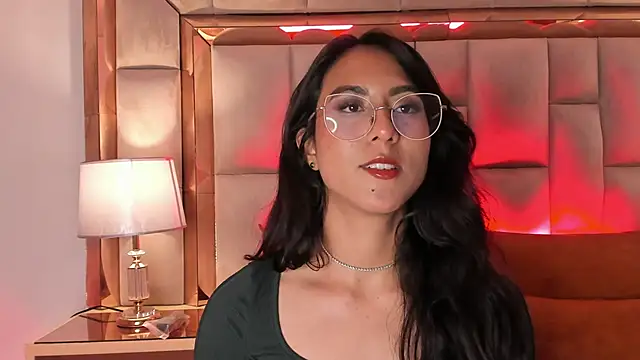 Snapshot of DaraBeckett chatting on January 28, 2025, 6:28 pm DaraBeckett online show from January 28, 2025, 6:28 pm