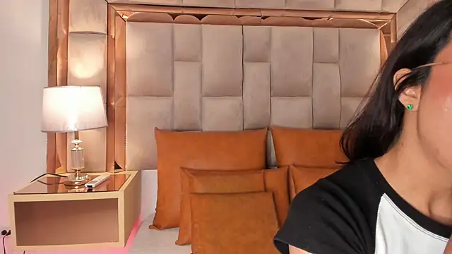 Snapshot of DaraBeckett chatting on January 30, 2025, 3:19 pm DaraBeckett online show from January 30, 2025, 3:19 pm