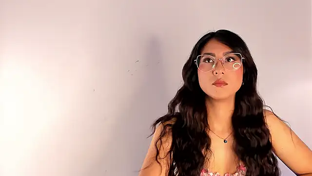 Snapshot of DaraBeckett chatting on March 7, 2025, 12:23 pm DaraBeckett online show from March 7, 2025, 12:23 pm