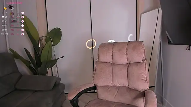 Snapshot of helen_ramsay chatting on November 11, 2025, 2:50 pm helen ramsay online show from November 11, 2025, 2:50 pm