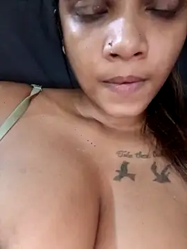 Indianqueen03 online show from December 16, 2025, 8:25 pm