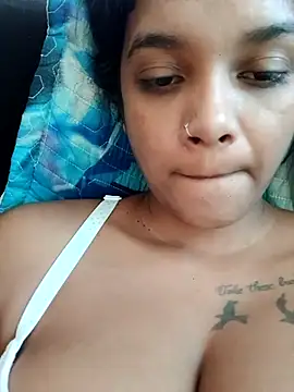 Indianqueen03 online show from January 15, 2026, 1:26 pm