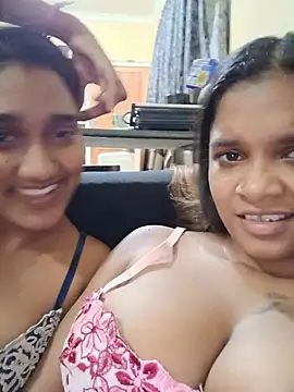Snapshot of Indianqueen03 chatting on June 25, 2026, 6:23 pm Indianqueen03 online show from June 25, 2026, 6:23 pm