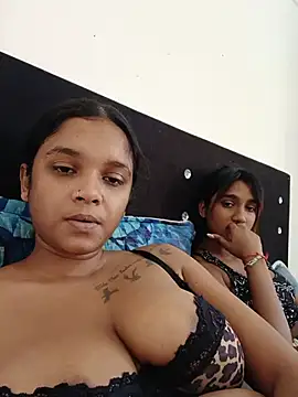 Snapshot of Indianqueen03 chatting on July 7, 2026, 10:52 am Indianqueen03 online show from July 7, 2026, 10:52 am