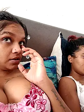 Snapshot of Indianqueen03 chatting on July 16, 2026, 8:53 am Indianqueen03 online show from July 16, 2026, 8:53 am