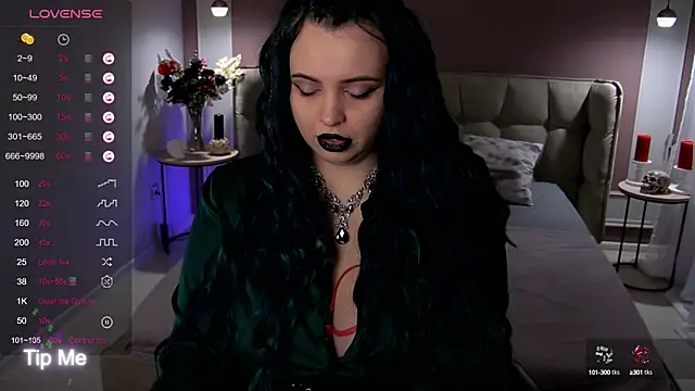 Miss Maya Mils online show from October 6, 2025, 1:03 am