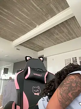 Your Paris online show from November 22, 2025, 4:28 pm