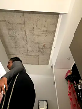 Your Paris online show from December 16, 2025, 5:45 am