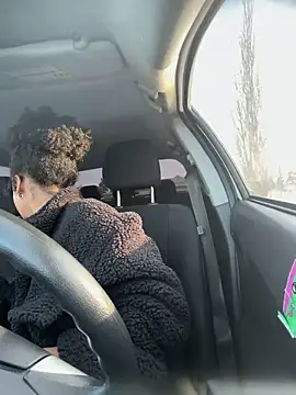 Your Paris online show from December 21, 2025, 7:54 pm