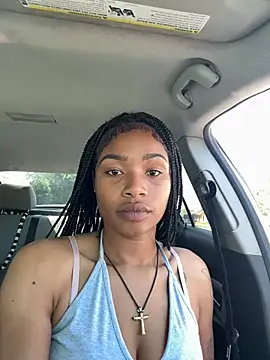 skylarrylee online show from May 2, 2026, 9:09 pm