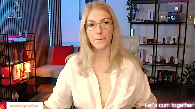 Snapshot of Amitiel_Angel chatting on October 20, 2025, 6:08 pm Amitiel Angel online show from October 20, 2025, 6:08 pm