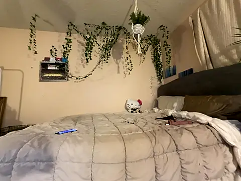 magicalc00ch online show from October 19, 2025, 3:51 am