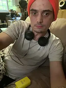 Snapshot of JustTylerr chatting on June 21, 2026, 11:46 am JustTylerr online show from June 21, 2026, 11:46 am
