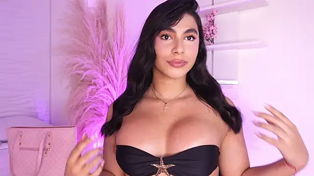 Snapshot of IsabelleFoxx_ chatting on July 10, 2026, 4:50 am IsabelleFoxx online show from July 10, 2026, 4:50 am