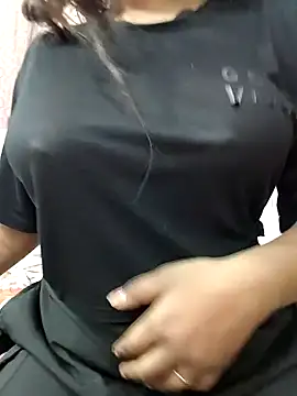 MohiniHott online show from November 22, 2025, 6:34 am