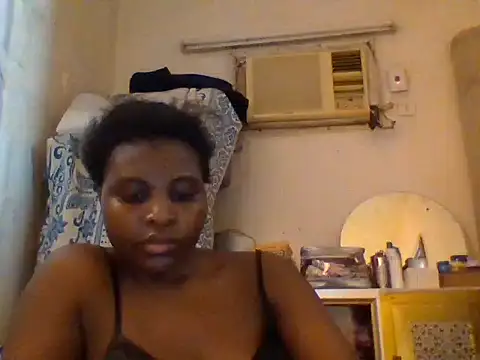 Snapshot of queenzuena chatting on June 23, 2026, 1:31 pm queenzuena online show from June 23, 2026, 1:31 pm
