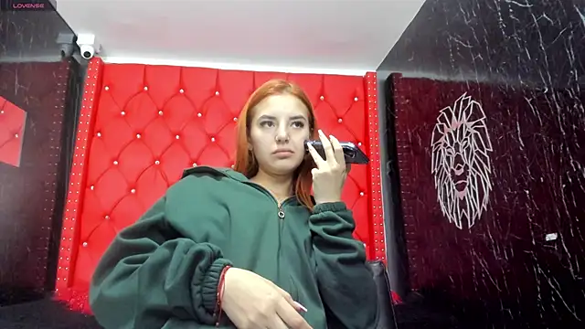 Snapshot of maee_angels chatting on March 20, 2025, 6:42 pm maee angels online show from March 20, 2025, 6:42 pm