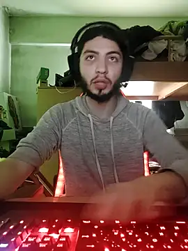 kleineid77 online show from February 15, 2026, 12:58 pm