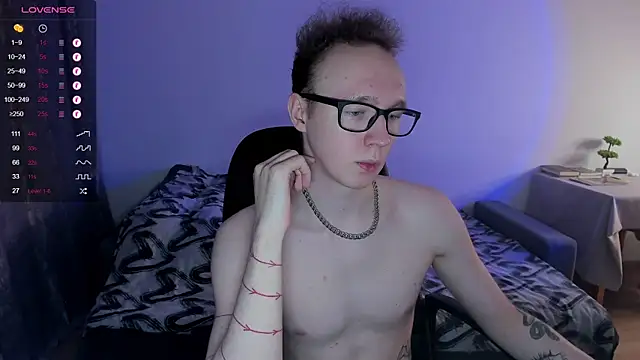 Snapshot of Alex_silents chatting on February 19, 2025, 1:50 pm Alex silents online show from February 19, 2025, 1:50 pm