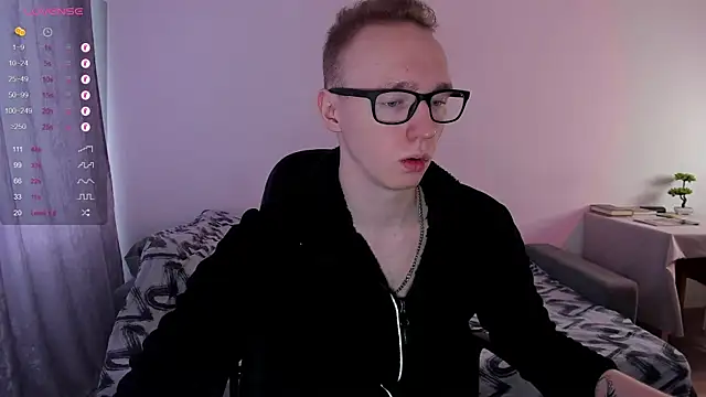 Snapshot of Alex_silents chatting on March 14, 2025, 10:07 am Alex silents online show from March 14, 2025, 10:07 am