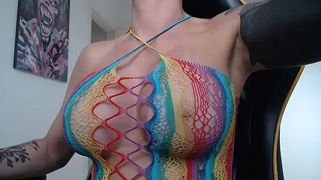 Snapshot of CrisBathoryxxx chatting on January 10, 2025, 9:10 pm CrisBathoryxxx online show from January 10, 2025, 9:10 pm