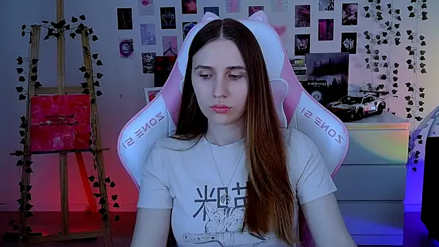 Snapshot of AliceCharmy chatting on October 19, 2025, 6:25 am AliceCharmy online show from October 19, 2025, 6:25 am